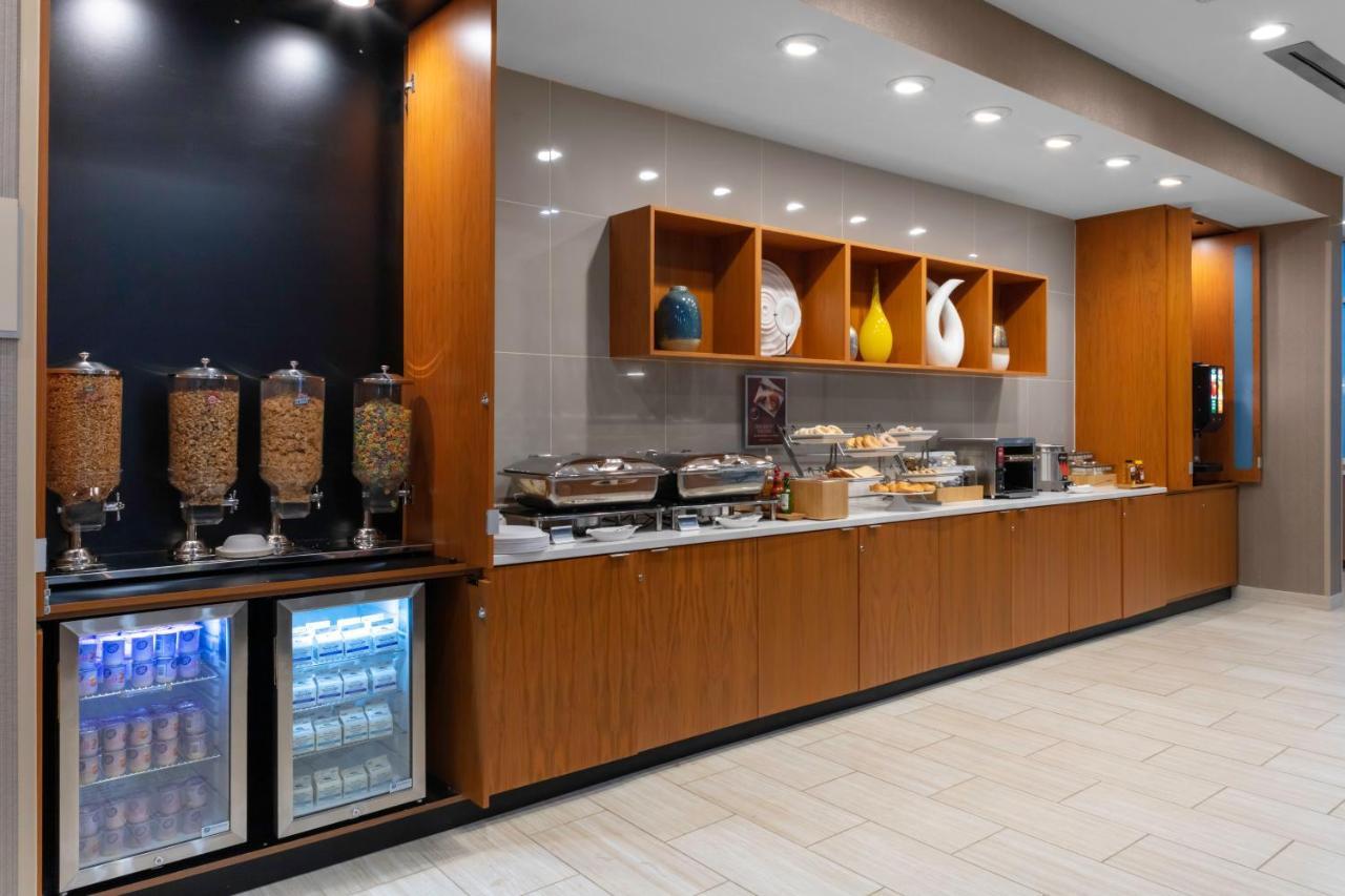 Springhill Suites Kansas City Airport Exteriör bild