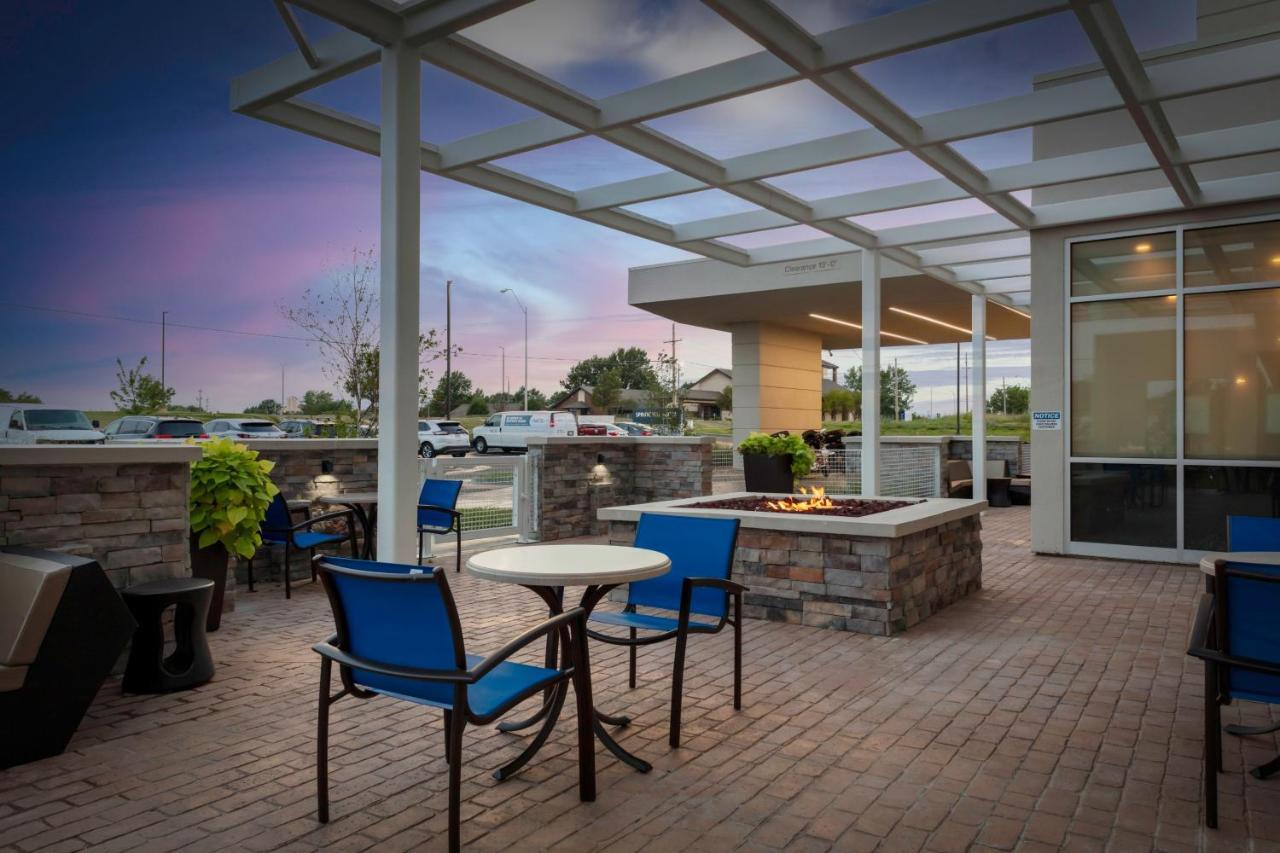 Springhill Suites Kansas City Airport Exteriör bild