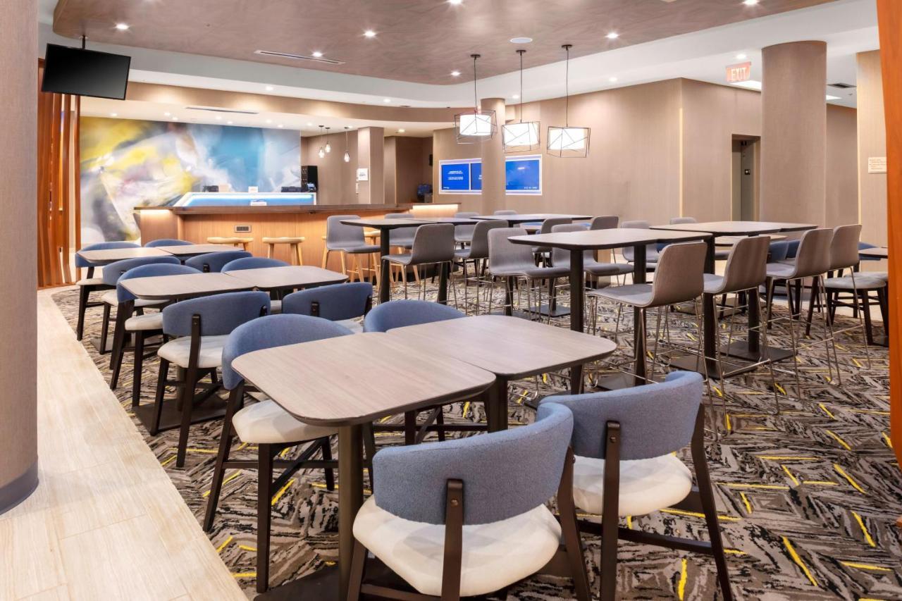 Springhill Suites Kansas City Airport Exteriör bild
