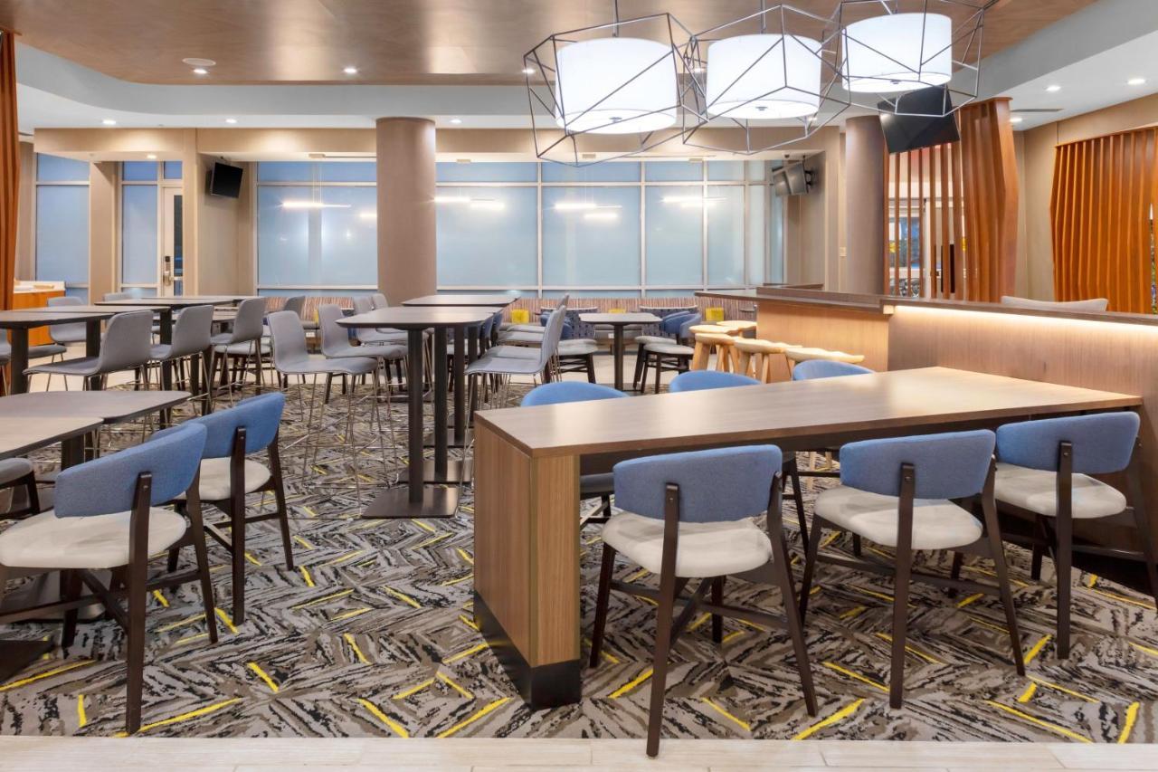 Springhill Suites Kansas City Airport Exteriör bild